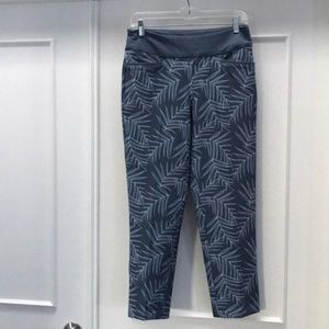 Adidas cropped pants size S